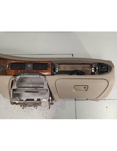 Recambio de salpicadero para daimler x300 v 8 referencia OEM IAM   