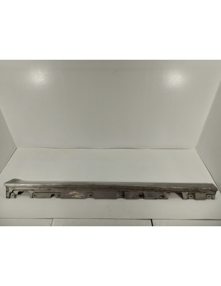 Recambio de faldon lateral para bmw serie 5 lim. (f10) 520d referencia OEM IAM 51777184774 DERECHA 