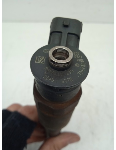 Recambio de inyector para peugeot 206 berlina 1.4 hdi referencia OEM IAM 0445110135  