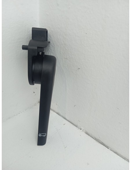 Recambio de plastico para land rover discovery sport se referencia OEM IAM 6H5216A770  
