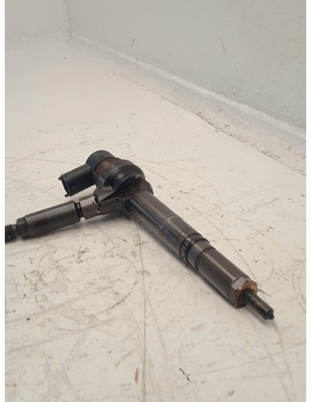 Recambio de inyector para opel astra h berlina elegance referencia OEM IAM 0445110175  