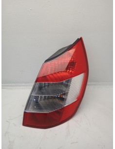 Recambio de piloto trasero derecho para renault grand scénic ii (jm0/1_) 1.9 dci (jm0g, jm12, jm1g, jm2c) referencia OEM IAM 820