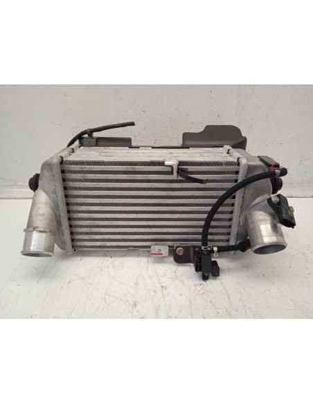 Recambio de intercooler para hyundai i20 tecno le referencia OEM IAM 2827004600  