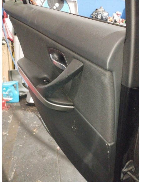 Recambio de guarnecido puerta trasera izquierda para bmw serie 3 berlina (e90) 318d referencia OEM IAM 51429152359  