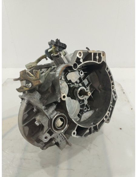 Recambio de caja cambios para opel corsa d enjoy referencia OEM IAM 55186621  