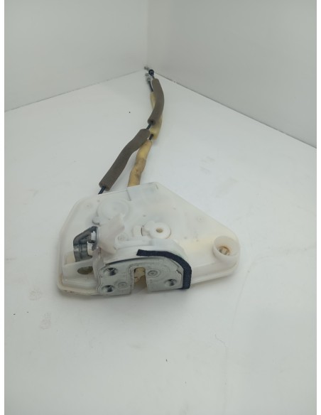 Recambio de cerradura puerta del. izquierda para mazda 2 lim. () luxury referencia OEM IAM 8A16A0575  