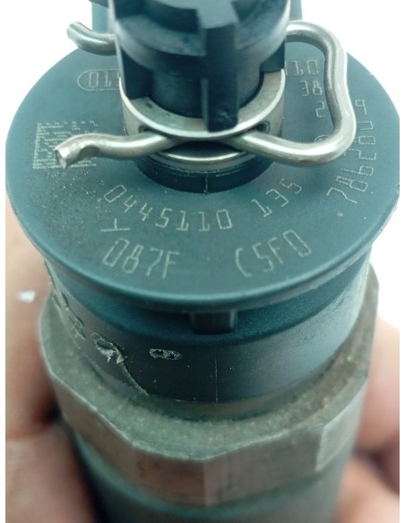 Recambio de inyector para citroën c3 1.4 hdi referencia OEM IAM 0445110135  