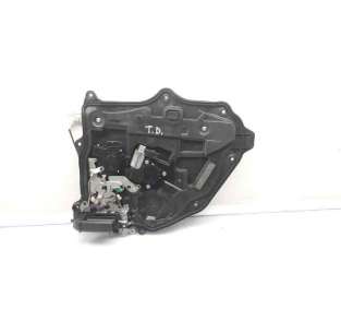 ELEVALUNAS TRASERO DERECHO...