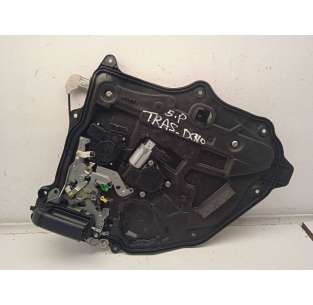 ELEVALUNAS TRASERO DERECHO...