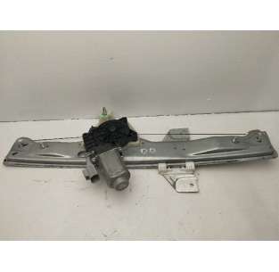 ELEVALUNAS DELANTERO...