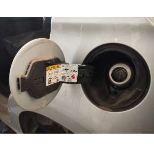 TAPA EXTERIOR COMBUSTIBLE... 2