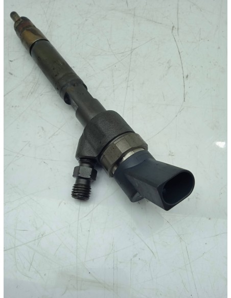 Recambio de inyector para smart coupe 0.8 cdi cat referencia OEM IAM 0986435008  