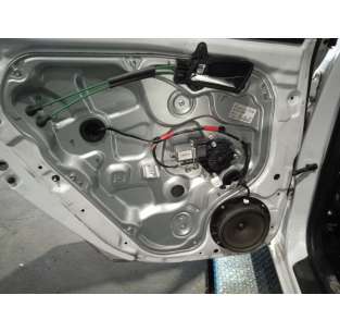 ELEVALUNAS TRASERO...