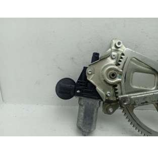 ELEVALUNAS DELANTERO...