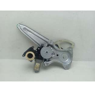 ELEVALUNAS TRASERO DERECHO...