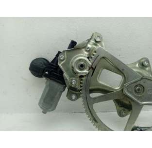 ELEVALUNAS TRASERO DERECHO...