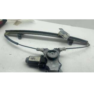 ELEVALUNAS DELANTERO...