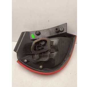 PILOTO TRASERO DERECHO... 2