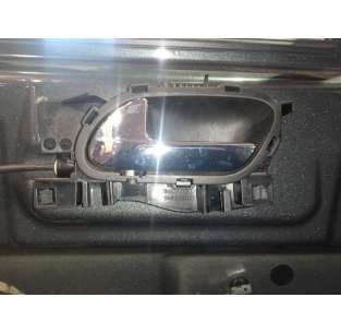 MANETA INTERIOR DELANTERA...