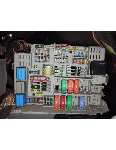 CAJA RELES / FUSIBLES BMW SERIE 1...