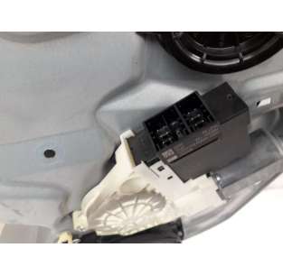 ELEVALUNAS DELANTERO... 2