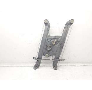 ELEVALUNAS DELANTERO...