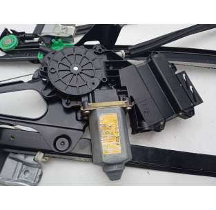 ELEVALUNAS DELANTERO...