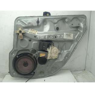 ELEVALUNAS TRASERO DERECHO...