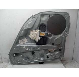 ELEVALUNAS TRASERO DERECHO...