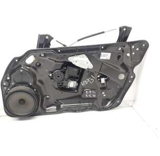 ELEVALUNAS DELANTERO...