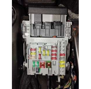 CAJA RELES / FUSIBLES OPEL...