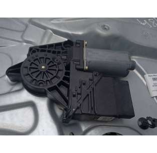 ELEVALUNAS TRASERO DERECHO...