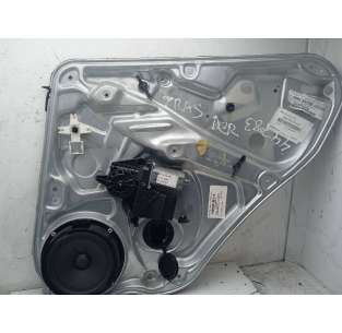 ELEVALUNAS TRASERO DERECHO...