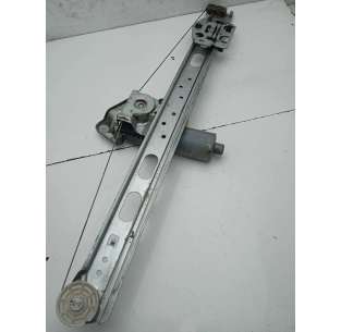 ELEVALUNAS TRASERO DERECHO...