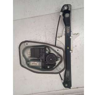 ELEVALUNAS TRASERO DERECHO...