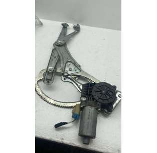 ELEVALUNAS DELANTERO...