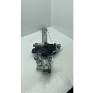 ELEVALUNAS TRASERO...