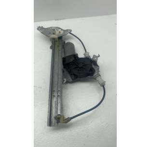 ELEVALUNAS DELANTERO...