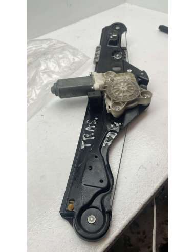 ELEVALUNAS TRASERO IZQUIERDO...