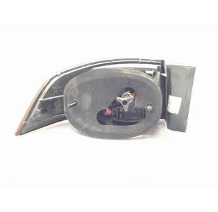 PILOTO TRASERO DERECHO... 2