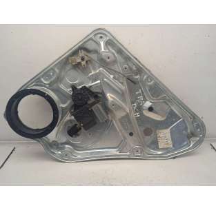 ELEVALUNAS TRASERO DERECHO...