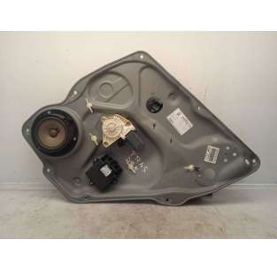 ELEVALUNAS TRASERO DERECHO...