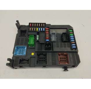 CAJA RELES / FUSIBLES...