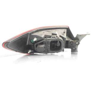 PILOTO TRASERO DERECHO... 2