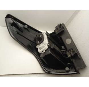 PILOTO TRASERO DERECHO... 2