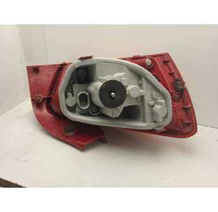 PILOTO TRASERO DERECHO SEAT... 2