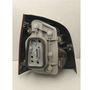 PILOTO TRASERO DERECHO... 2