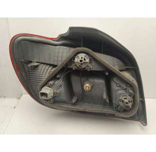 PILOTO TRASERO DERECHO... 2