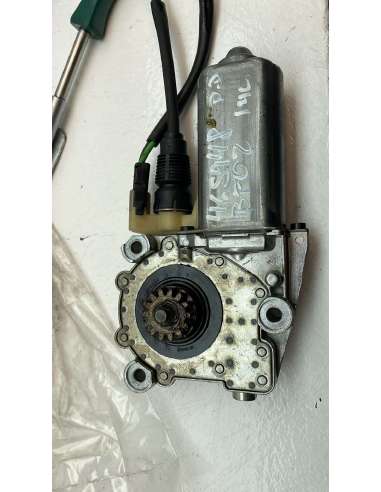 MOTOR ELEVALUNAS DELANTERO DERECHO -...