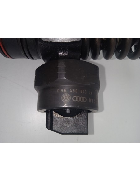 Recambio de inyector para volkswagen passat berlina (3b3) trendline referencia OEM IAM 038130073AA  